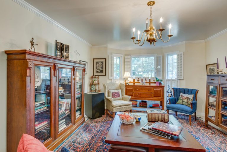 You’re Almost Home! New Listing at 4400 Belmont Park Ter Apt 209!