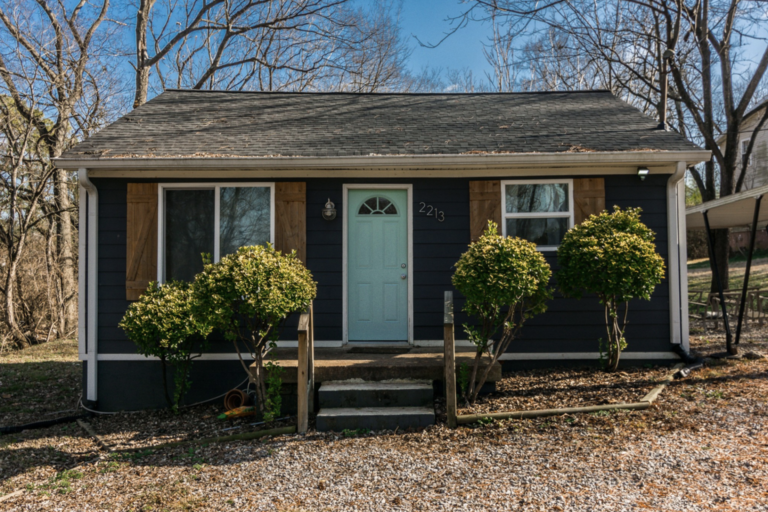 Your New Home Awaits at 2213 Sultana Avenue! Your New Home Awaits at 2213 Sultana Avenue!